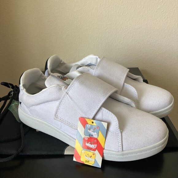 Goats Men's Velcro Canvas Sneakers White NWT size 9.5 - Picture 1 of 7
